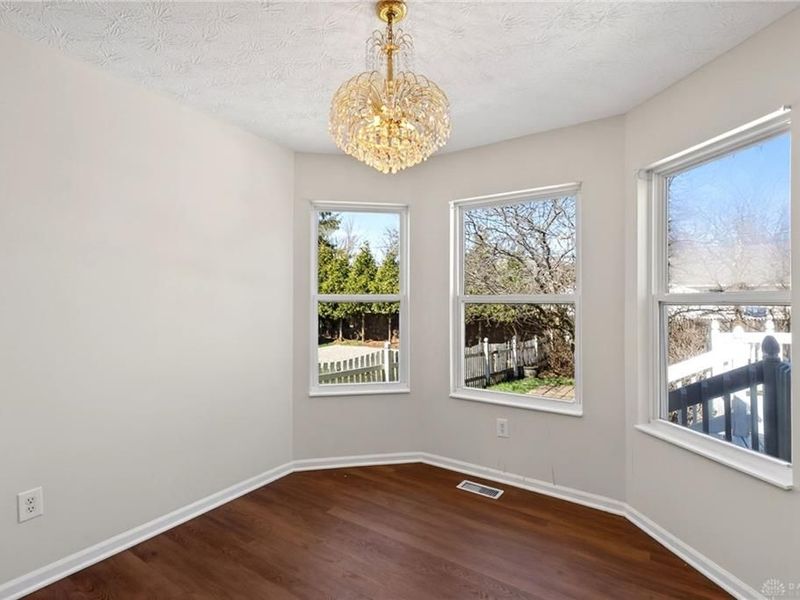 1525 Farrington Drive, Kettering, OH 45420 Photo 12