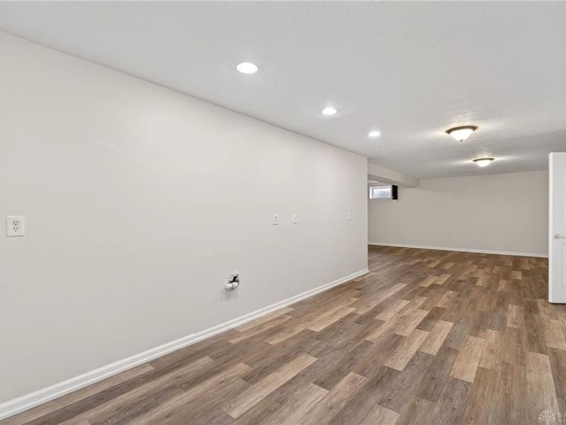 1525 Farrington Drive, Kettering, OH 45420 Photo 32