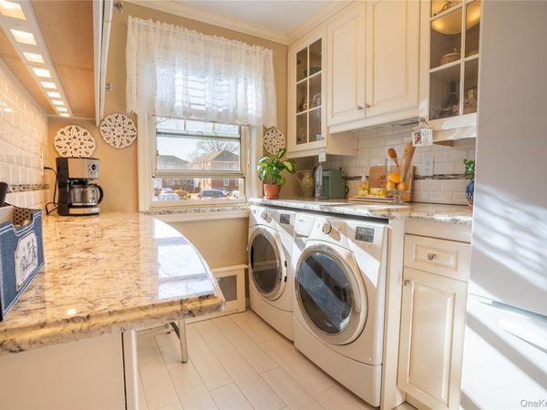 252-42 60 Avenue, Unit 595, Little Neck, NY 11362