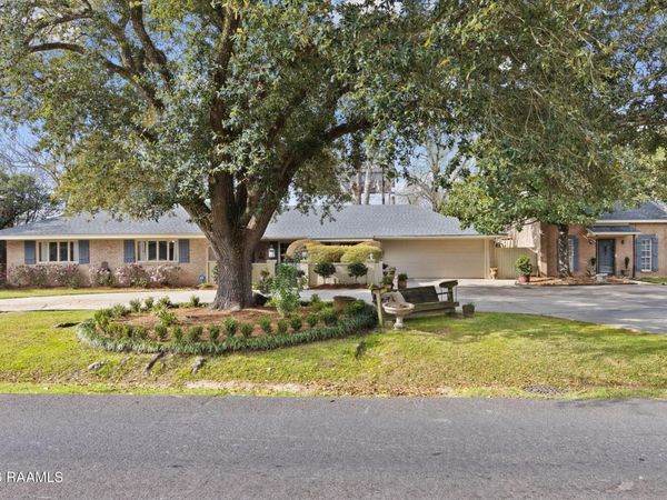 100 Brentwood Boulevard , Lafayette, LA 70503