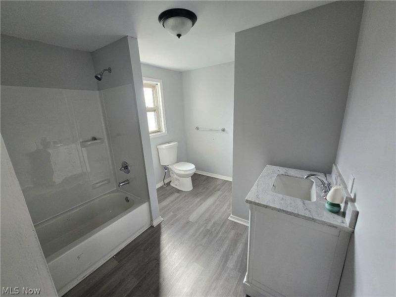 14 N Lorain Avenue N, Girard, OH 44420 Photo 8