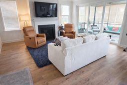 1806 Swing Lane photo 4