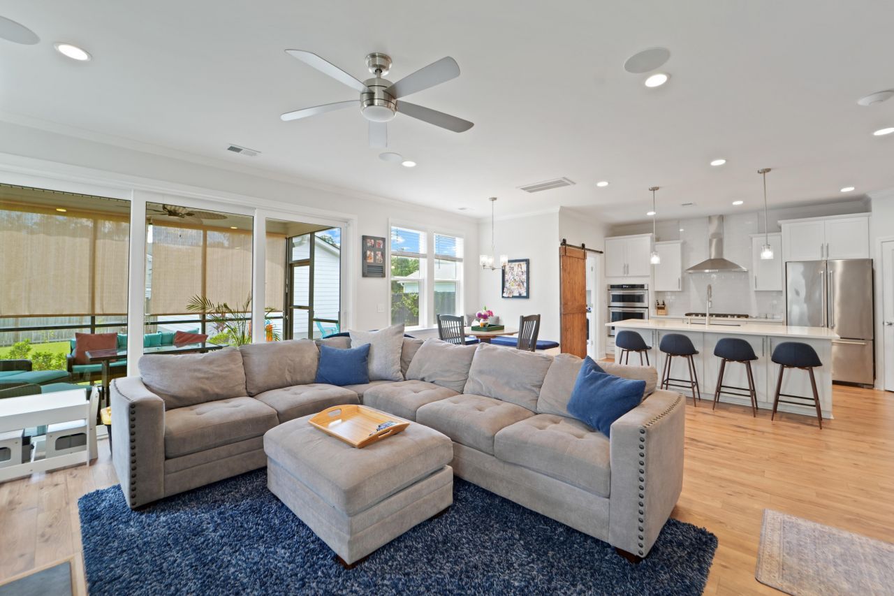 1806 Swing Lane Photo 7