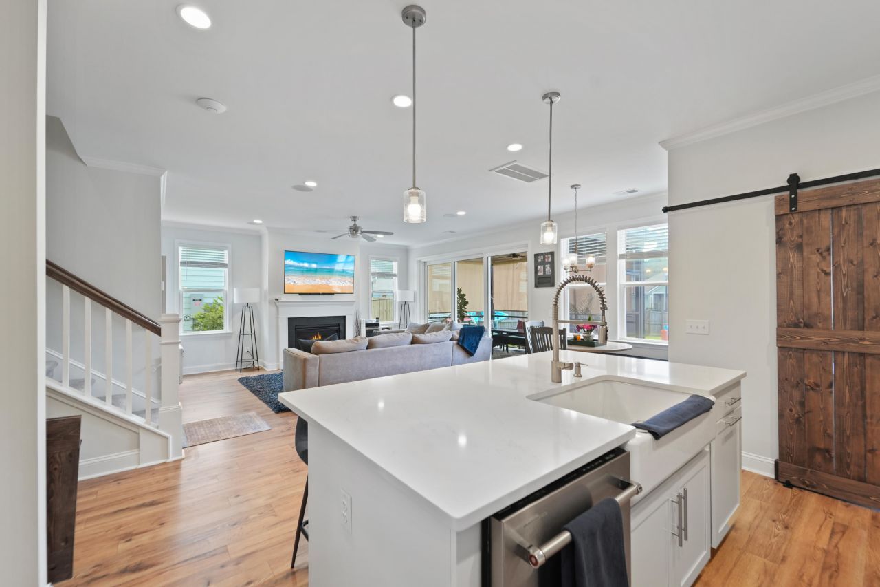 1806 Swing Lane Photo 8