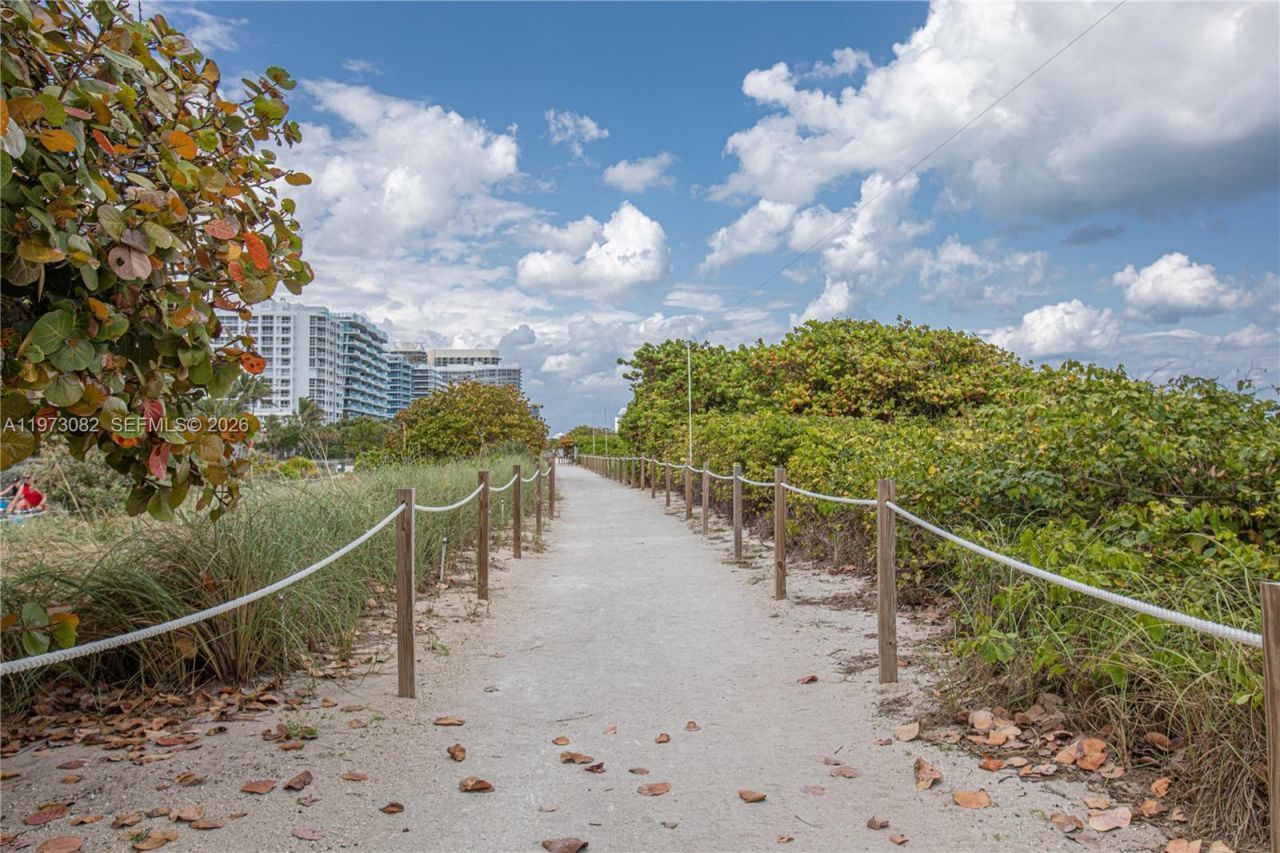 9172 NE Collins Ave , Unit 312, Surfside, FL 33154 Photo