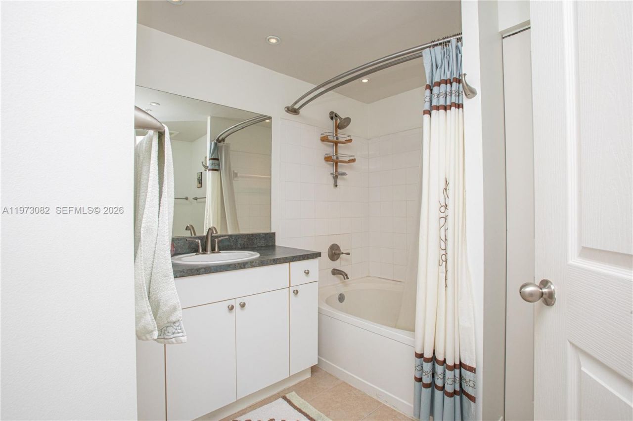 9172 NE Collins Ave , Unit 312, Surfside, FL 33154 Photo