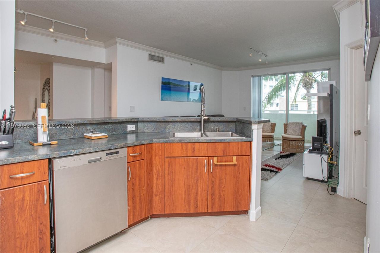 9172 NE Collins Ave , Unit 312, Surfside, FL 33154 Photo