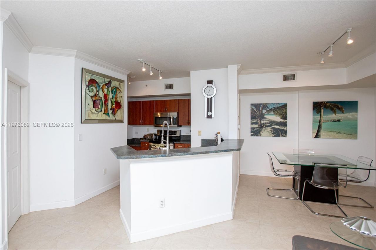 9172 NE Collins Ave , Unit 312, Surfside, FL 33154 Photo