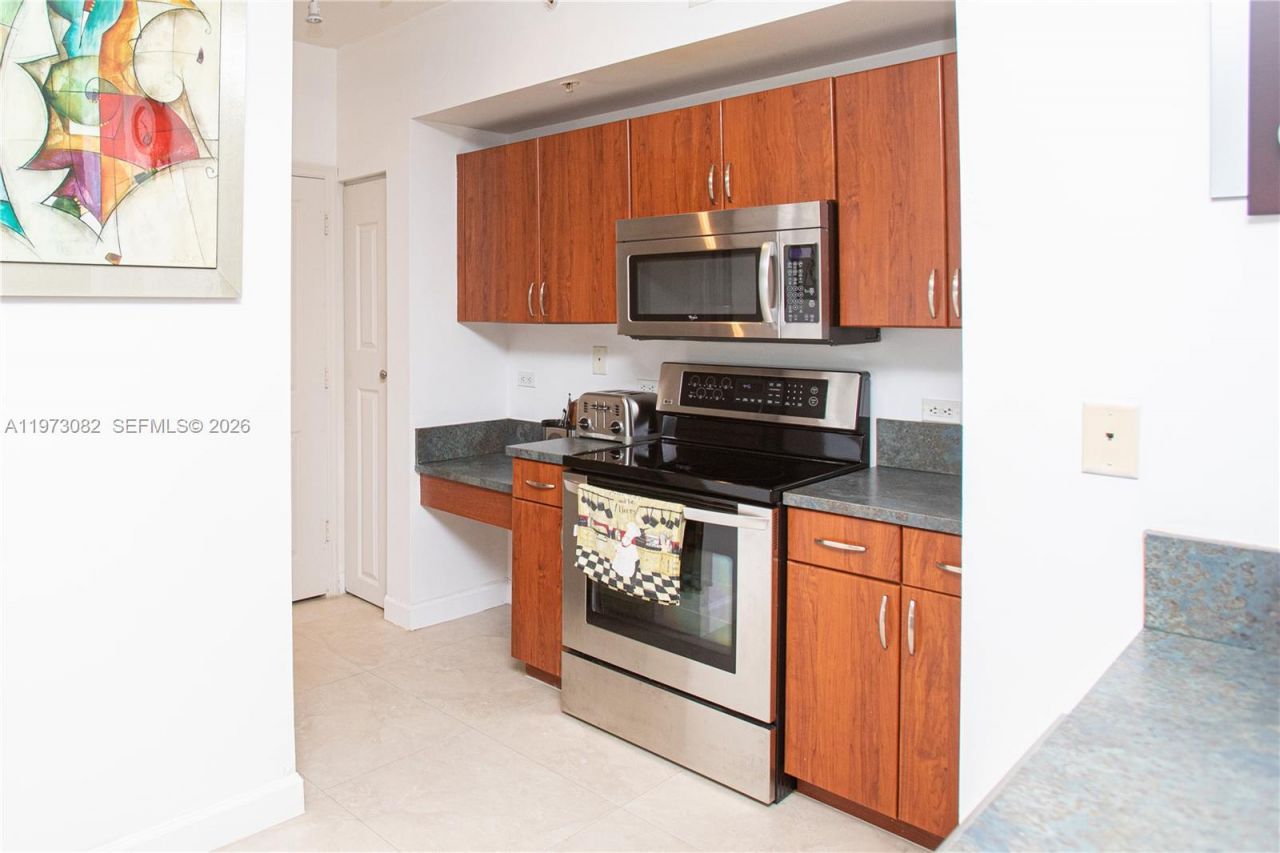 9172 NE Collins Ave , Unit 312, Surfside, FL 33154 Photo