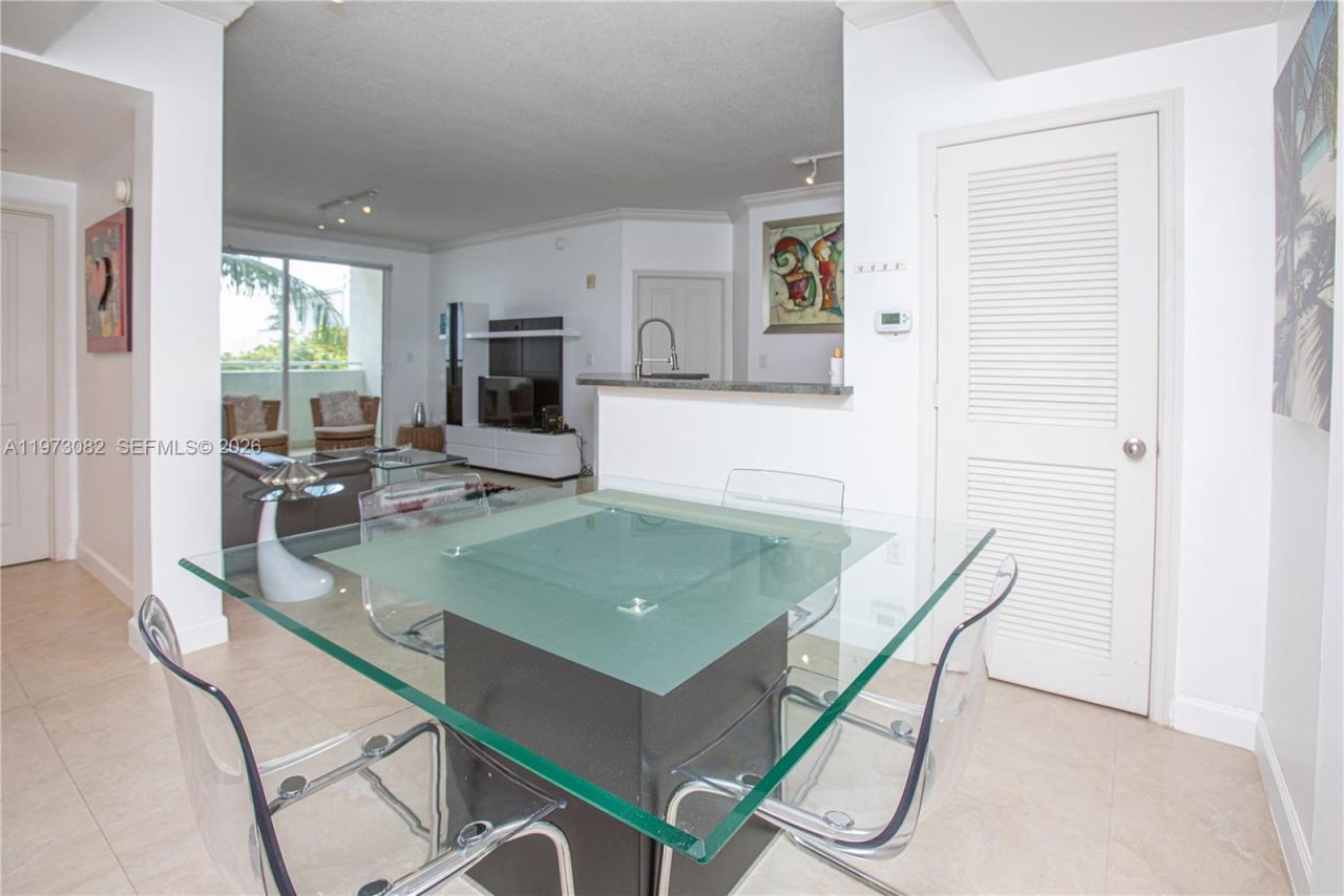 9172 NE Collins Ave , Unit 312, Surfside, FL 33154 Photo