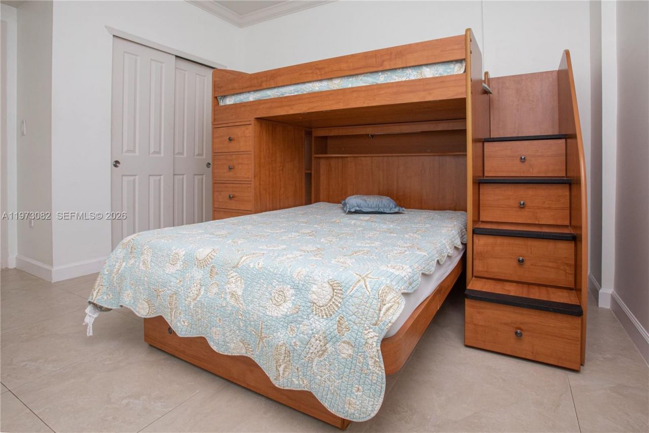 9172 NE Collins Ave , Unit 312, Surfside, FL 33154 Photo