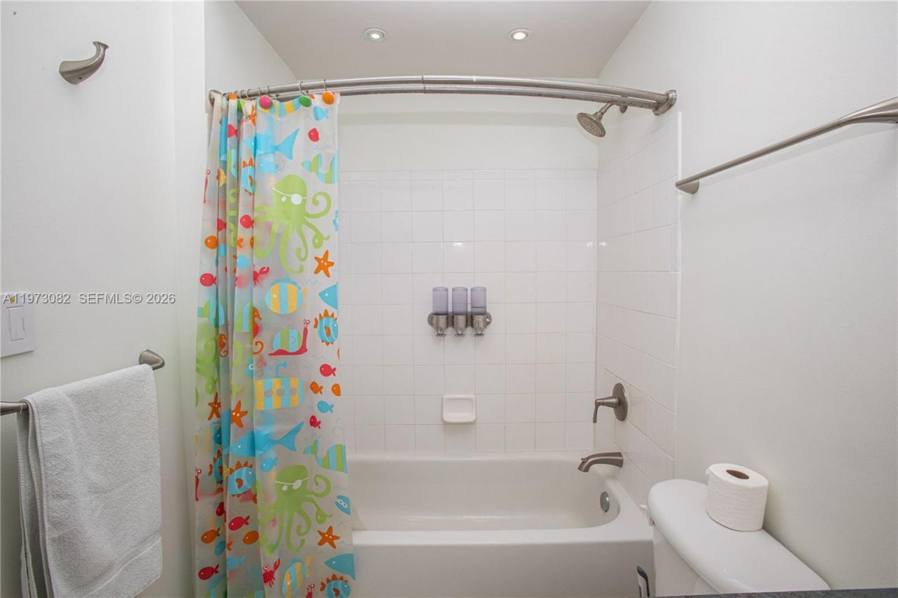 9172 NE Collins Ave , Unit 312, Surfside, FL 33154 Photo