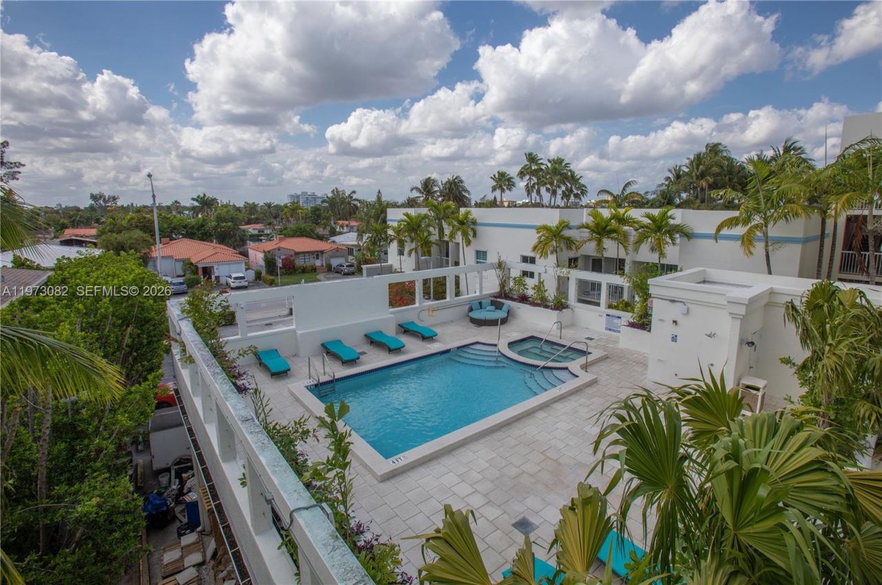 9172 NE Collins Ave , Unit 312, Surfside, FL 33154 Photo