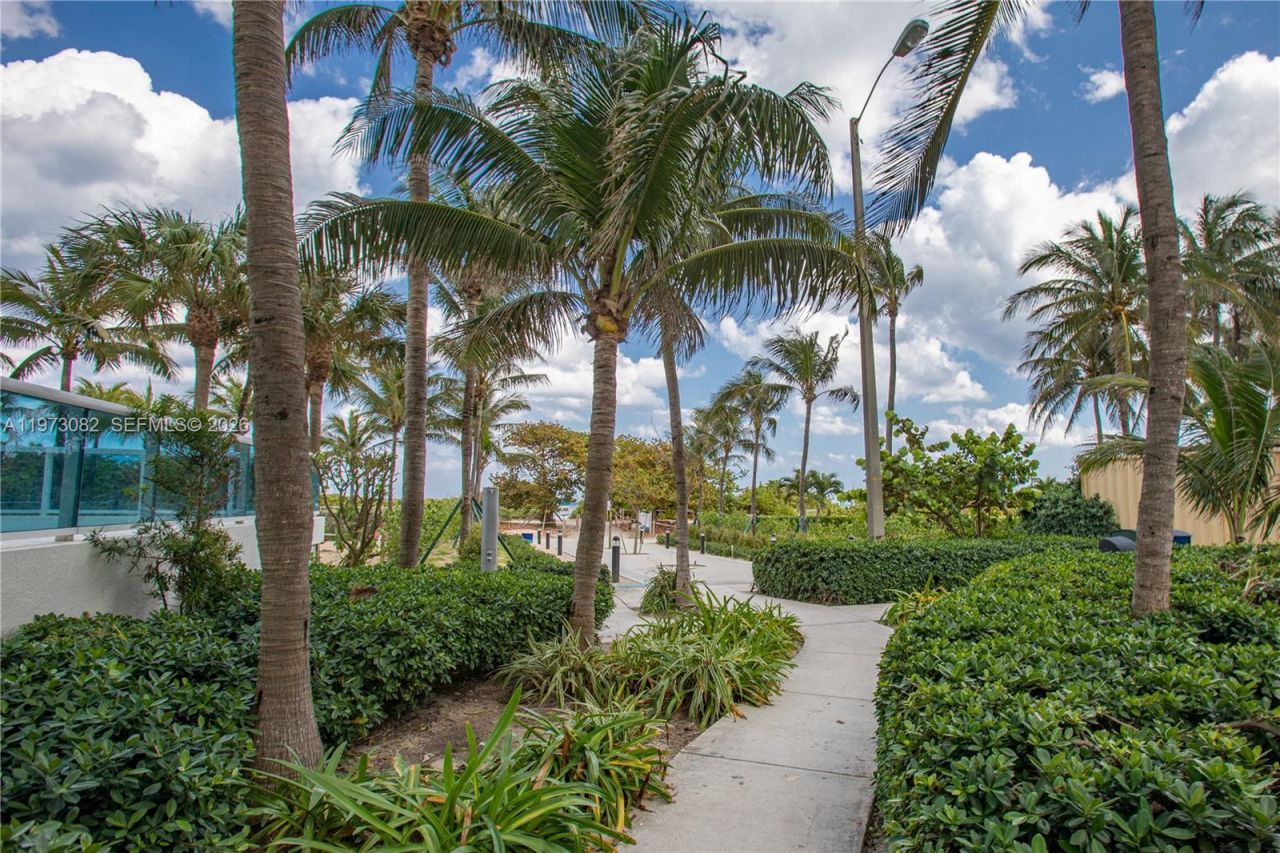 9172 NE Collins Ave , Unit 312, Surfside, FL 33154 Photo