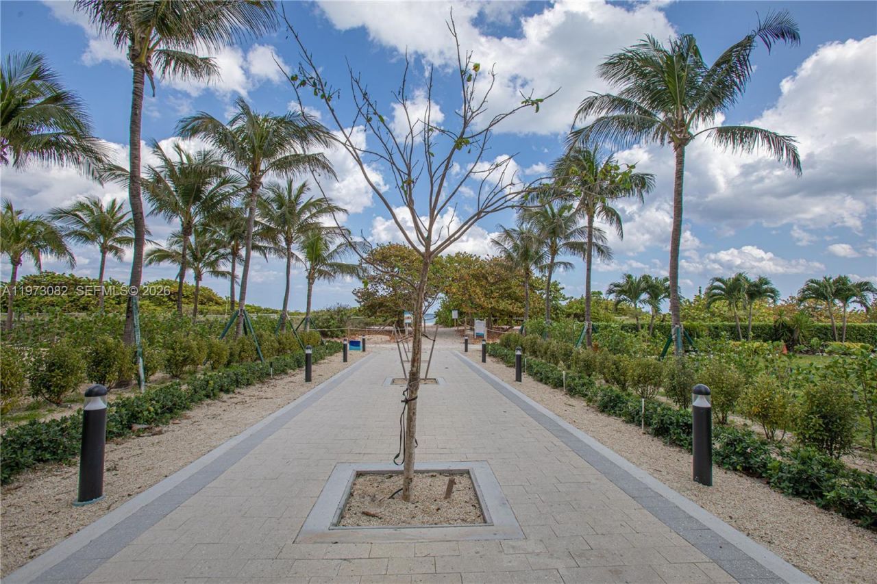 9172 NE Collins Ave , Unit 312, Surfside, FL 33154 Photo