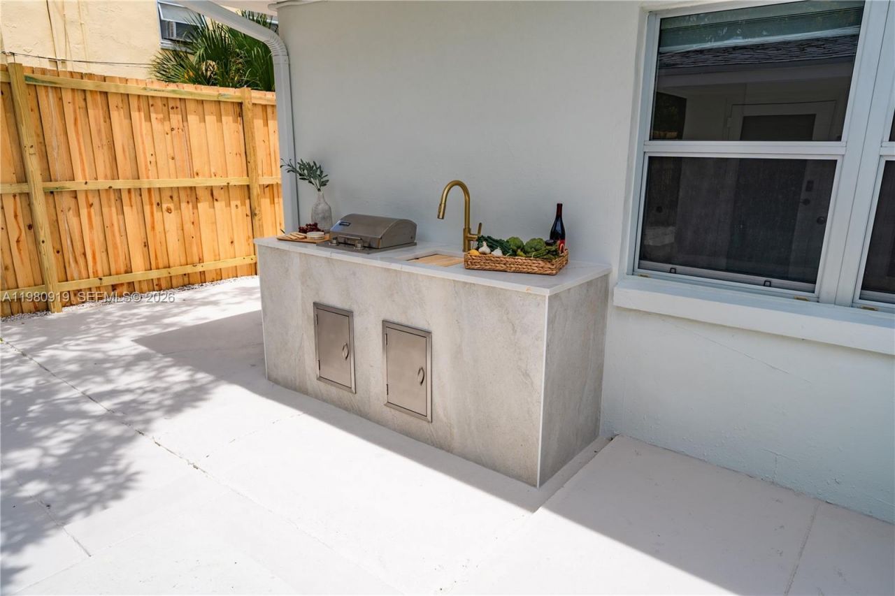 401 N 6th Ave N , Lake Worth, FL 33460 Photo