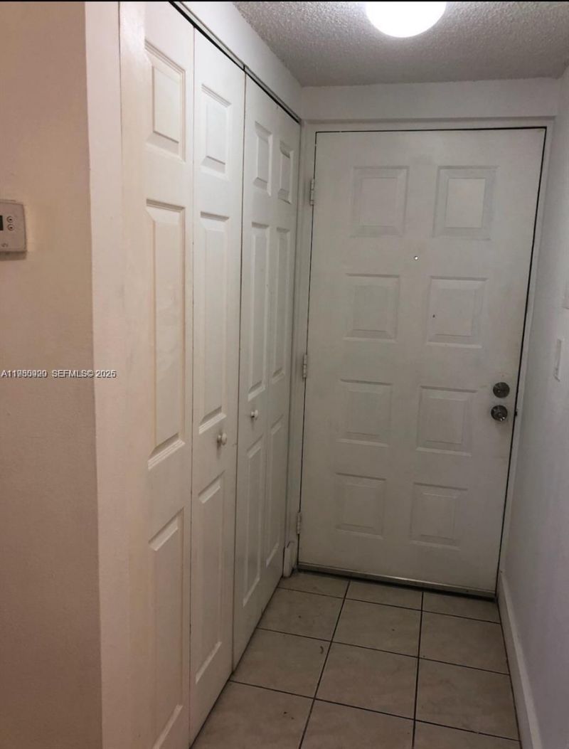 8290 Lake Dr , Unit 349, Doral, FL 33166 Photo