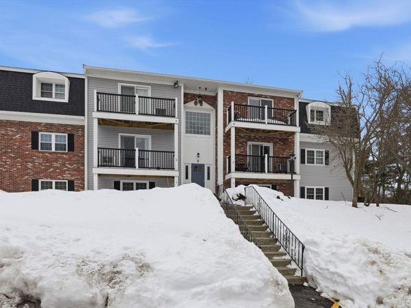 8 Chapel Hill Drive, Unit 2, Plymouth, MA 02360