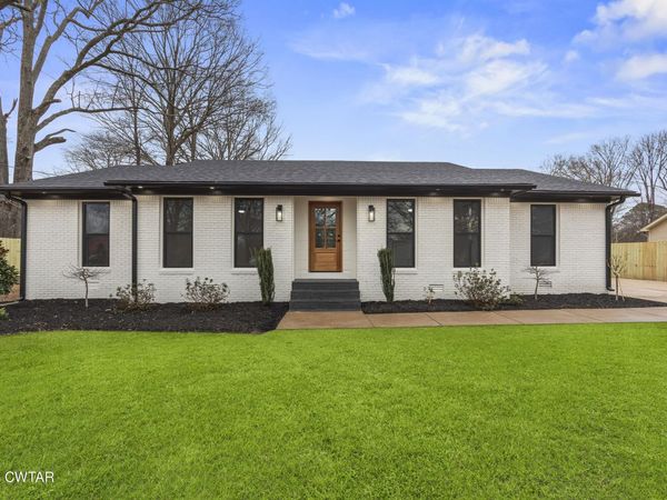 262 W University Parkway, Jackson, TN 38305