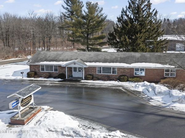 1870 New York 9h , Hudson, NY 12534