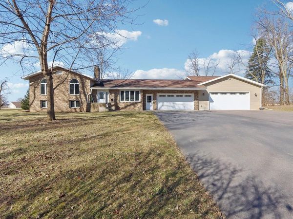 S9061 Meadowdale Road, Prairie Du Sac, WI 53578