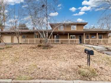 4497 S Oak Leaf Court, Vadnais Heights, MN 55127