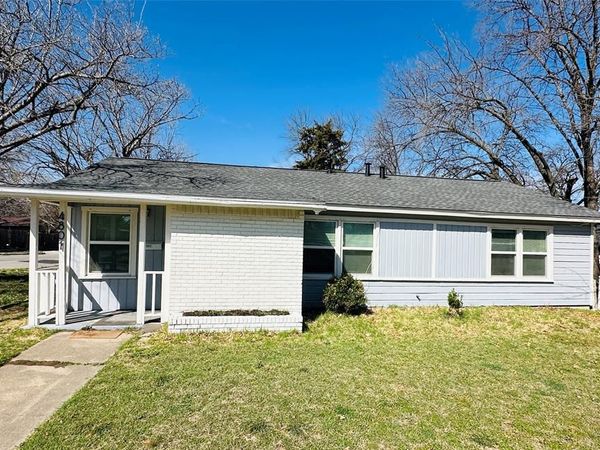 4801 Stephanie Drive, Haltom City, TX 76117