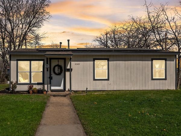 2345 Brothers Street, Fort Worth, TX 76106