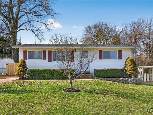 206 Freeman Drive, Oakville, MO 63129