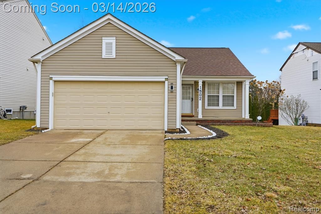 1502 Pebble Beach Drive, Pontiac, MI 48340 Main Photo