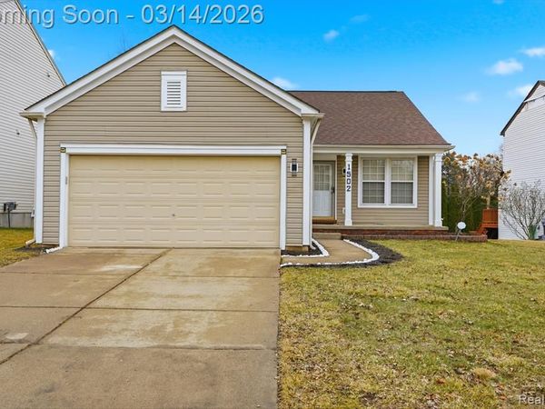 1502 Pebble Beach Drive, Pontiac, MI 48340