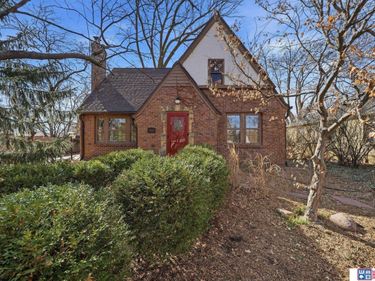 3315 S 17th Street, Lincoln, NE 68502