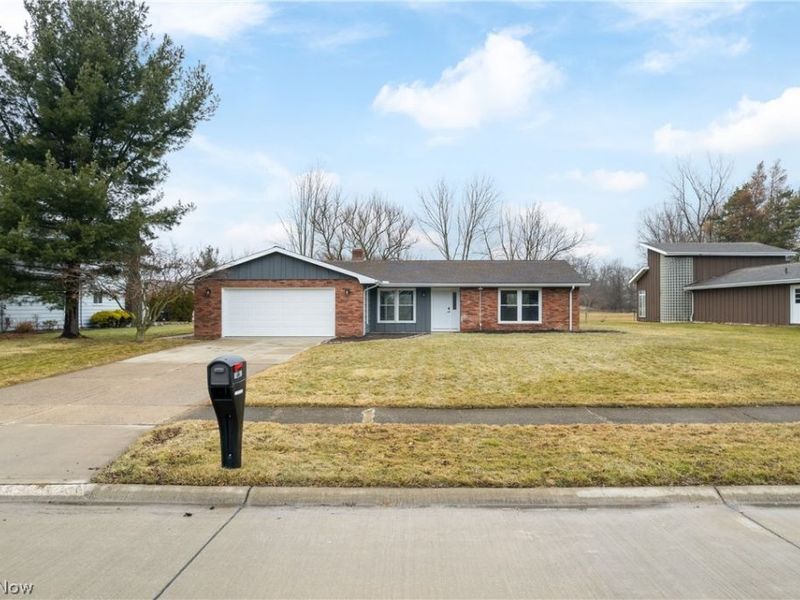 15312 Forest Park Drive, Strongsville, OH 44136 Photo 2