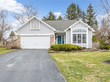 12 Lilly Pond Circle, North Chili, NY 14514