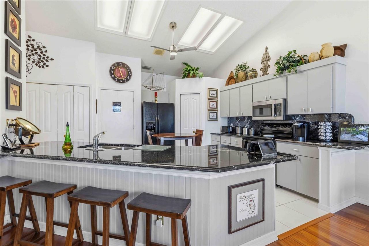 4820 61st Avenue Drive W, Bradenton, FL 34210 Photo