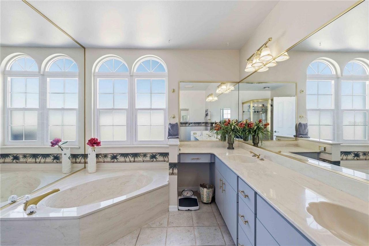 4820 61st Avenue Drive W, Bradenton, FL 34210 Photo