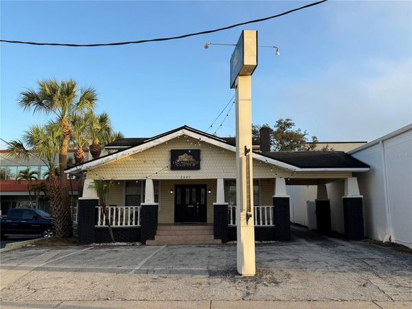 2001 W KENNEDY BOULEVARD , TAMPA, FL 33606