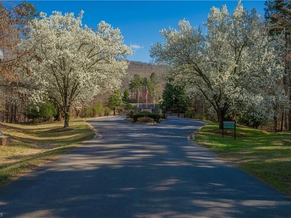 288 Emerald Isle Court, Lexington, NC 27292