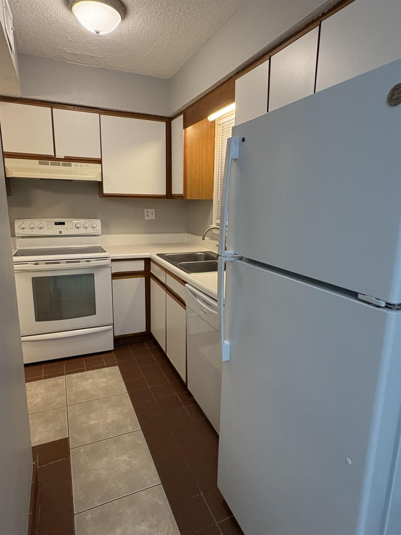 4405 Lakeside Dr. Photo 13