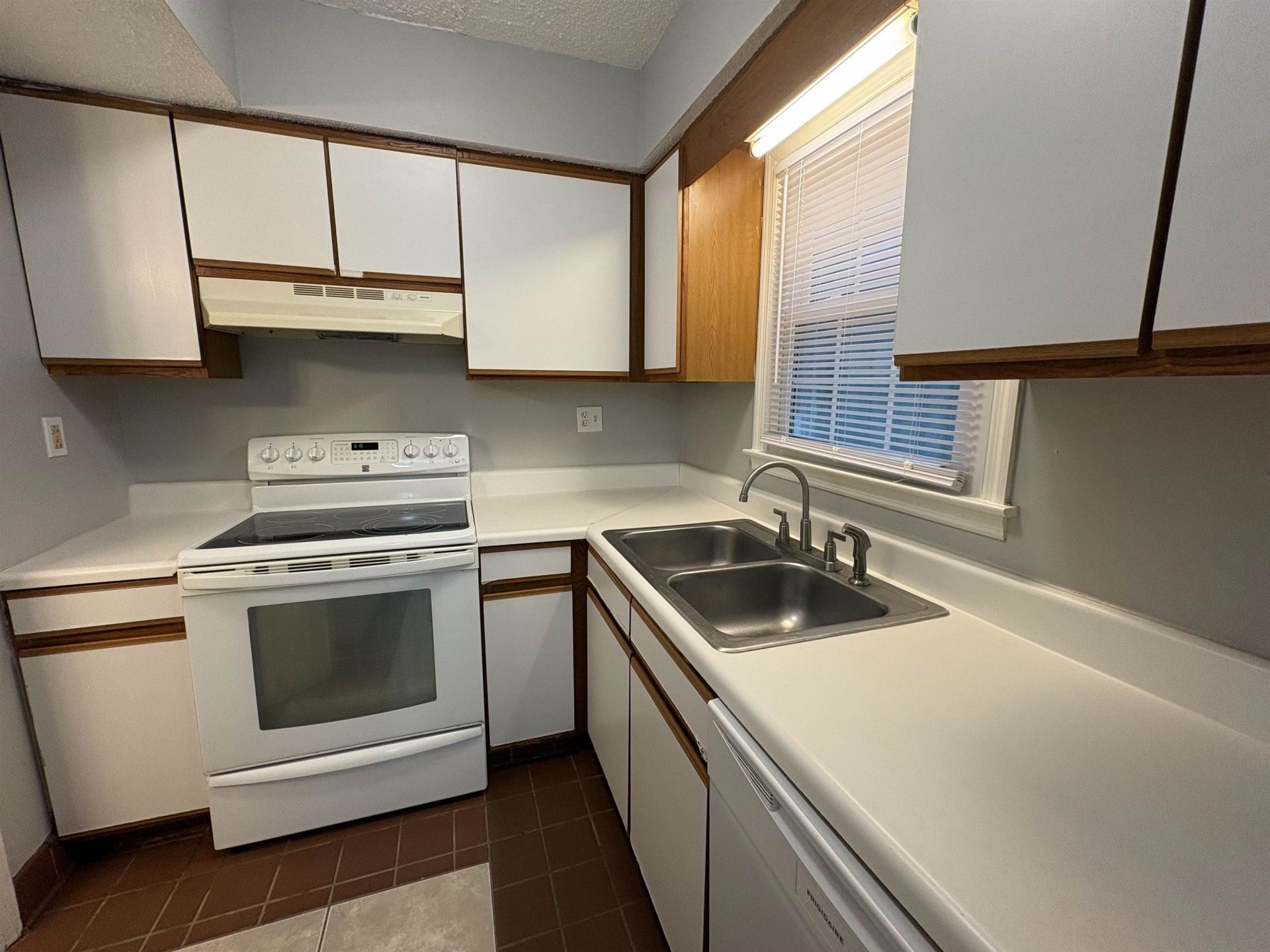4405 Lakeside Dr. Photo 15