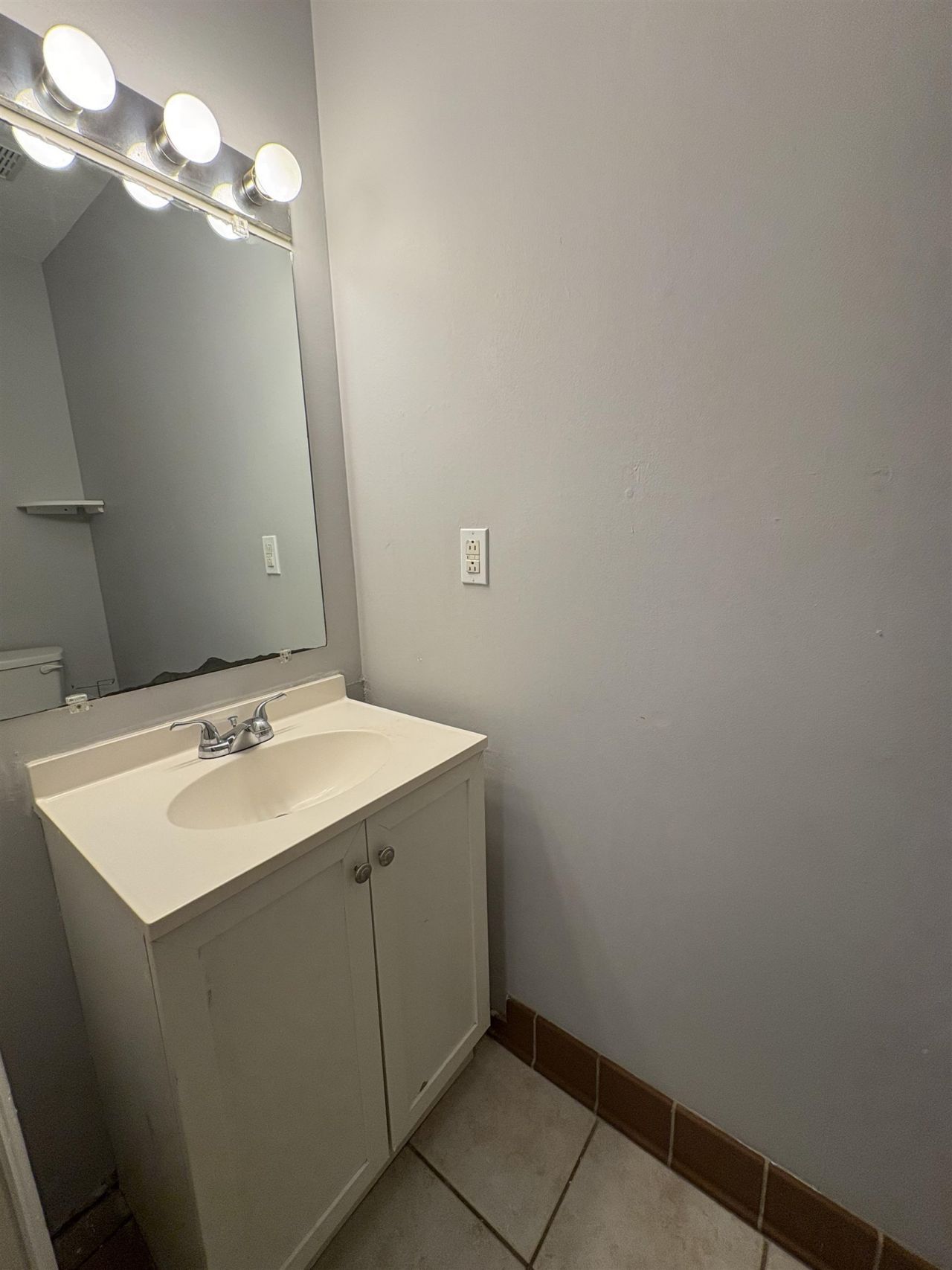 4405 Lakeside Dr. Photo 16
