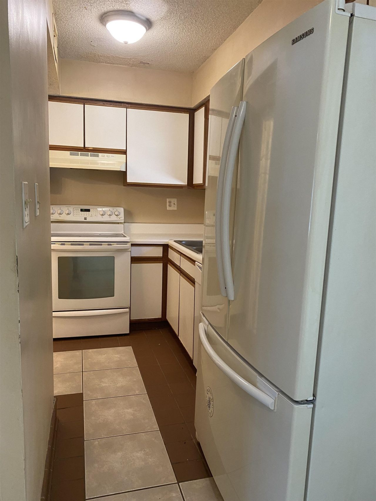 4405 Lakeside Dr. Photo 4