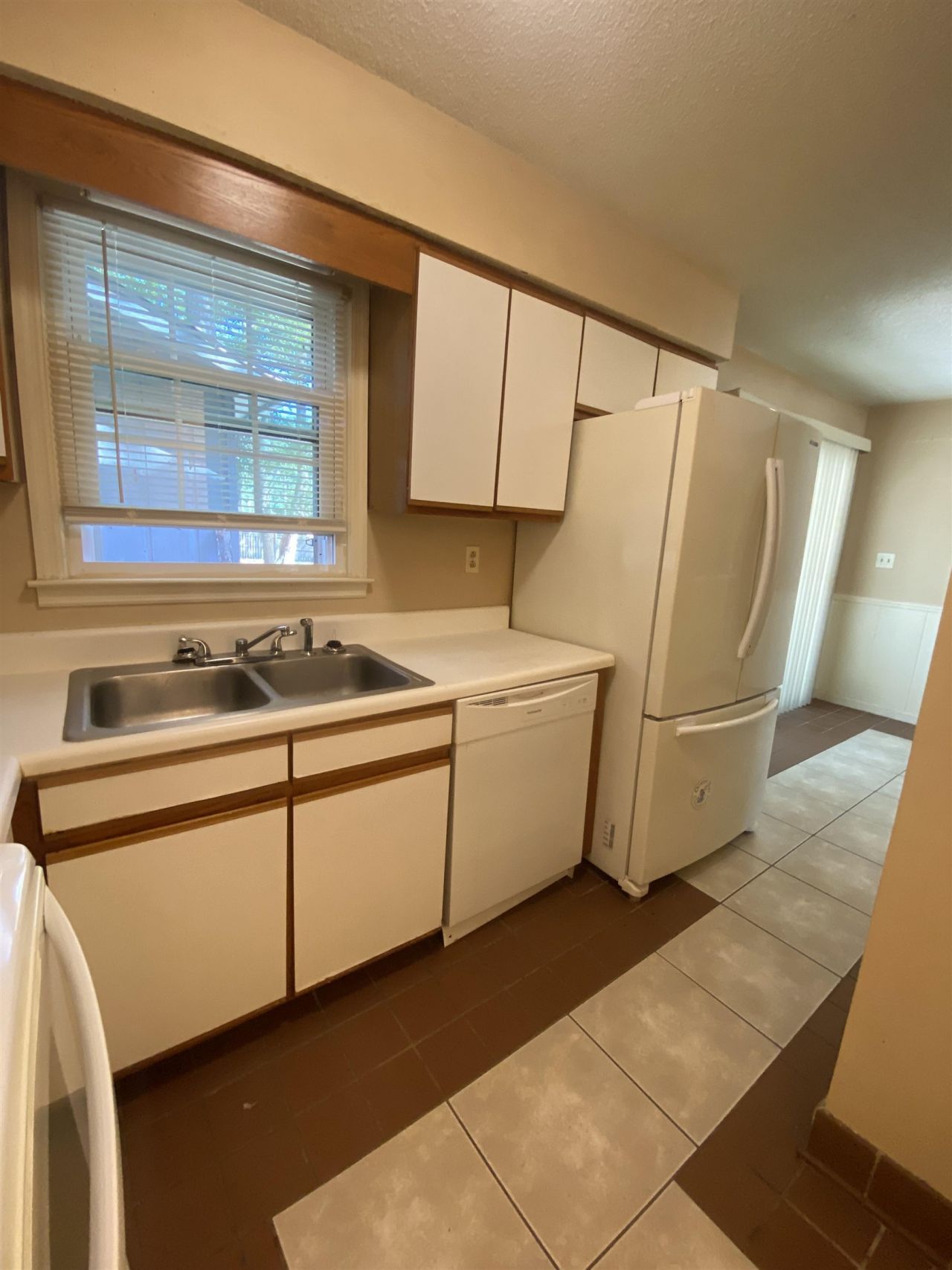 4405 Lakeside Dr. Photo 6