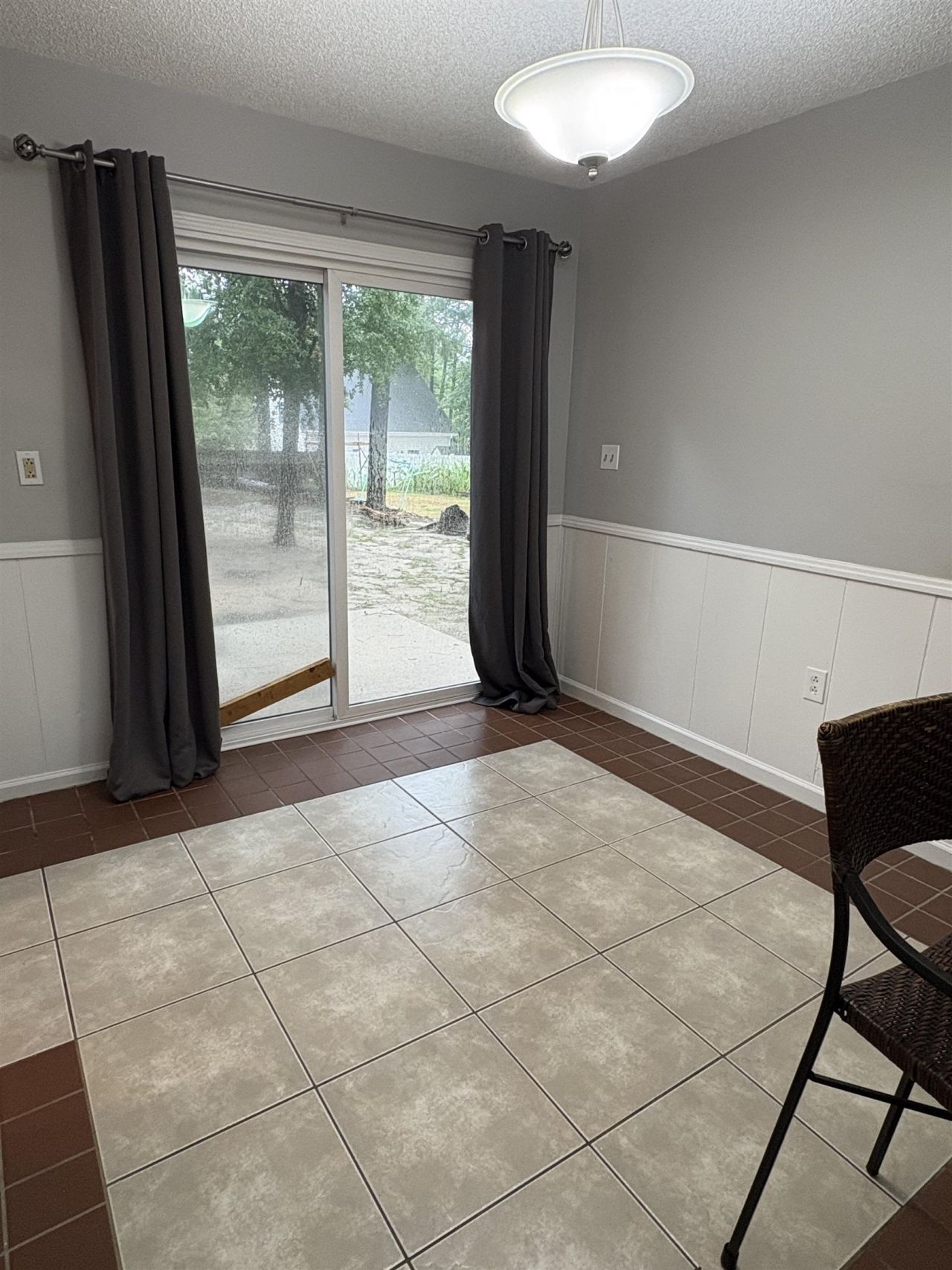 4405 Lakeside Dr. Photo 7