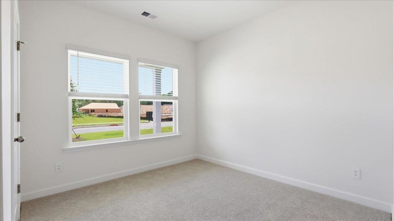 209 Evergreen St. Photo 16