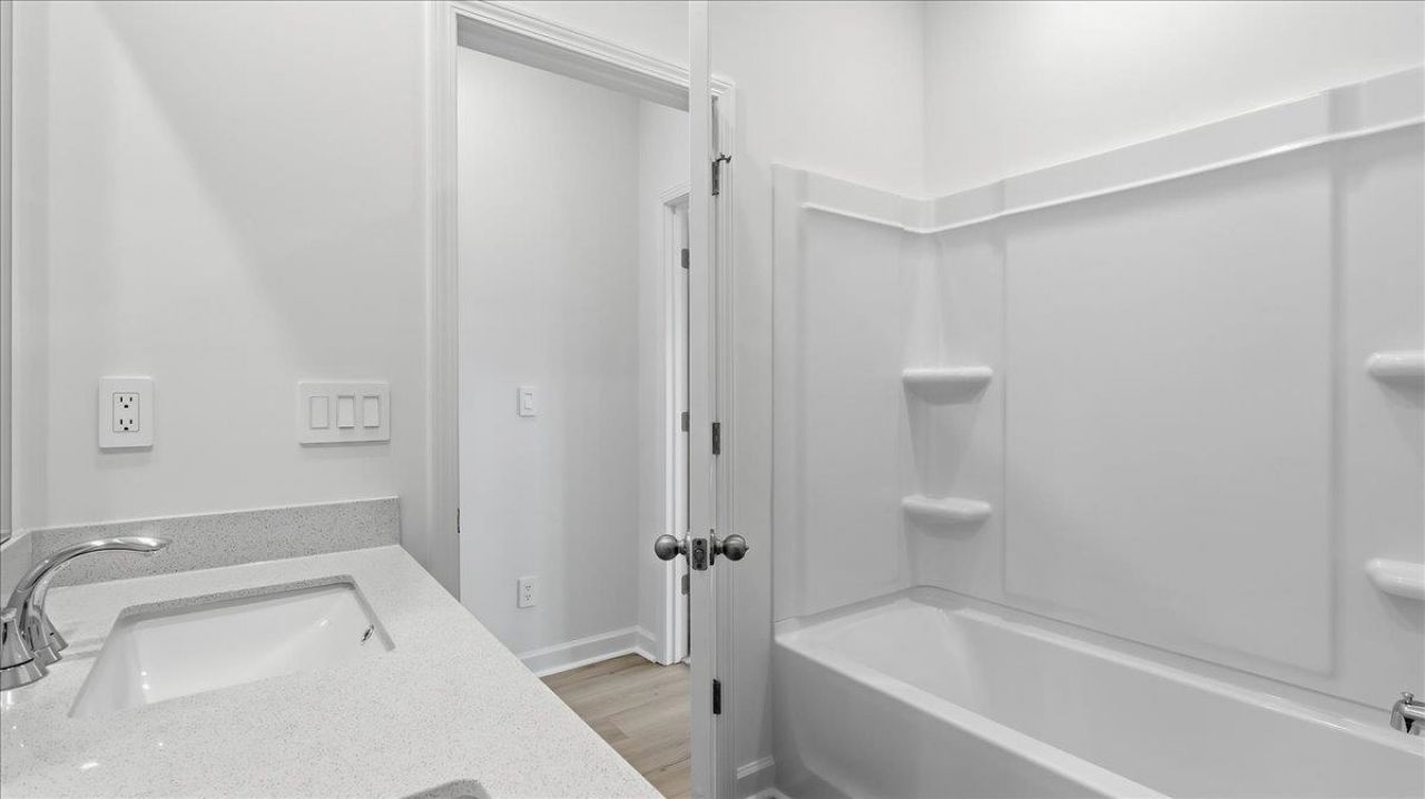 209 Evergreen St. Photo 17