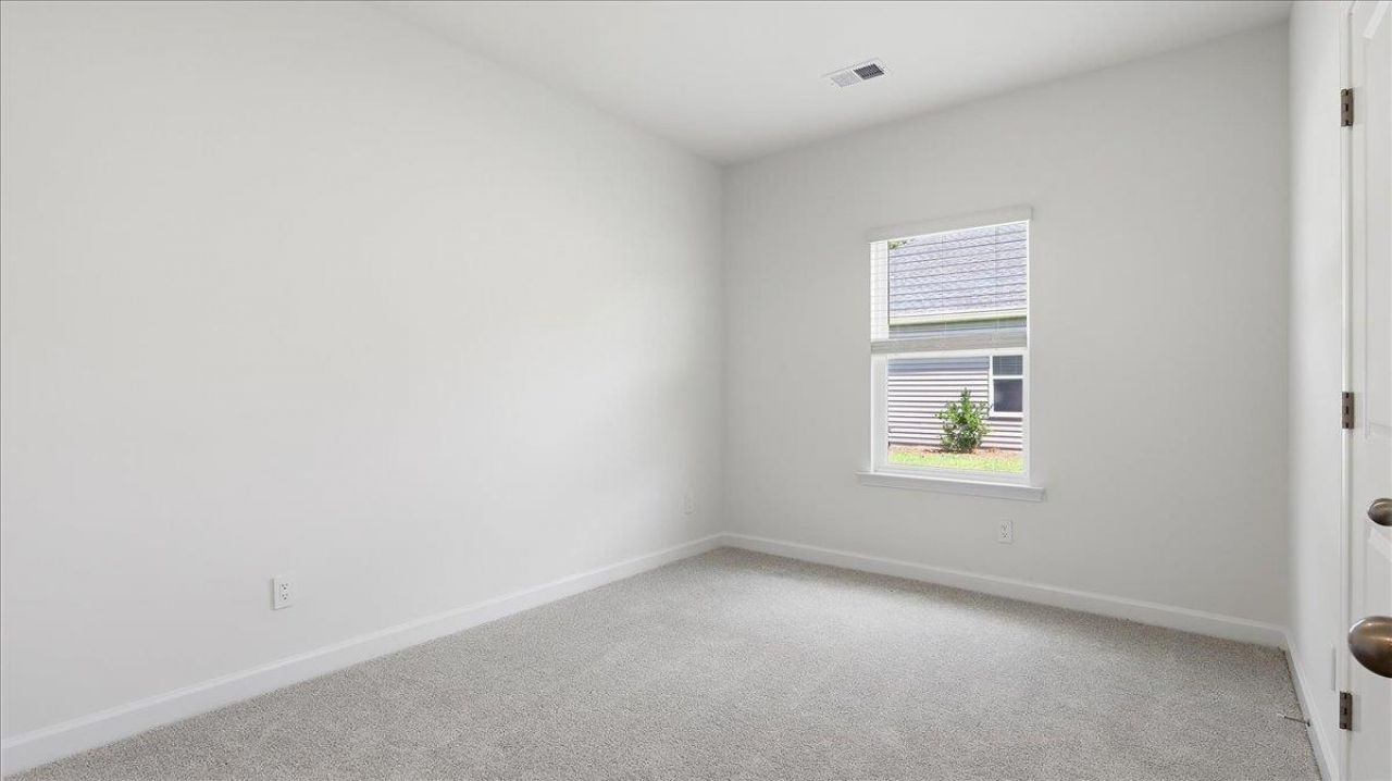 209 Evergreen St. Photo 18