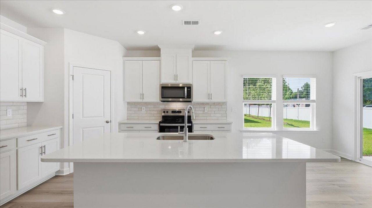 209 Evergreen St. Photo 20