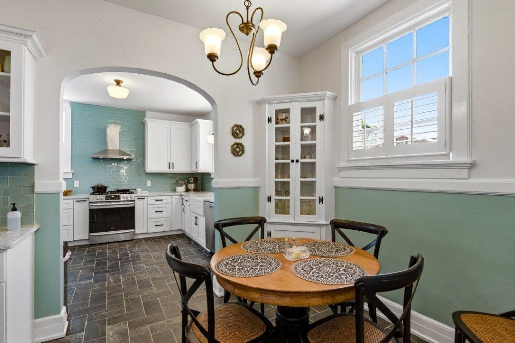 1013 Elm St. Photo 13