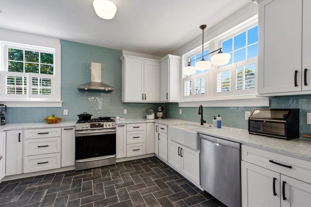 1013 Elm St. Photo 14